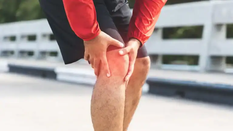 Knee pain relief treatment at Renovo Health and Beauty, focusing on holistic health and wellness solutions for joint discomfort.